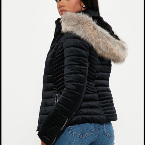 Fashion nova(Always Ready Velvet Puffer jacket) - Picture 2 of 6